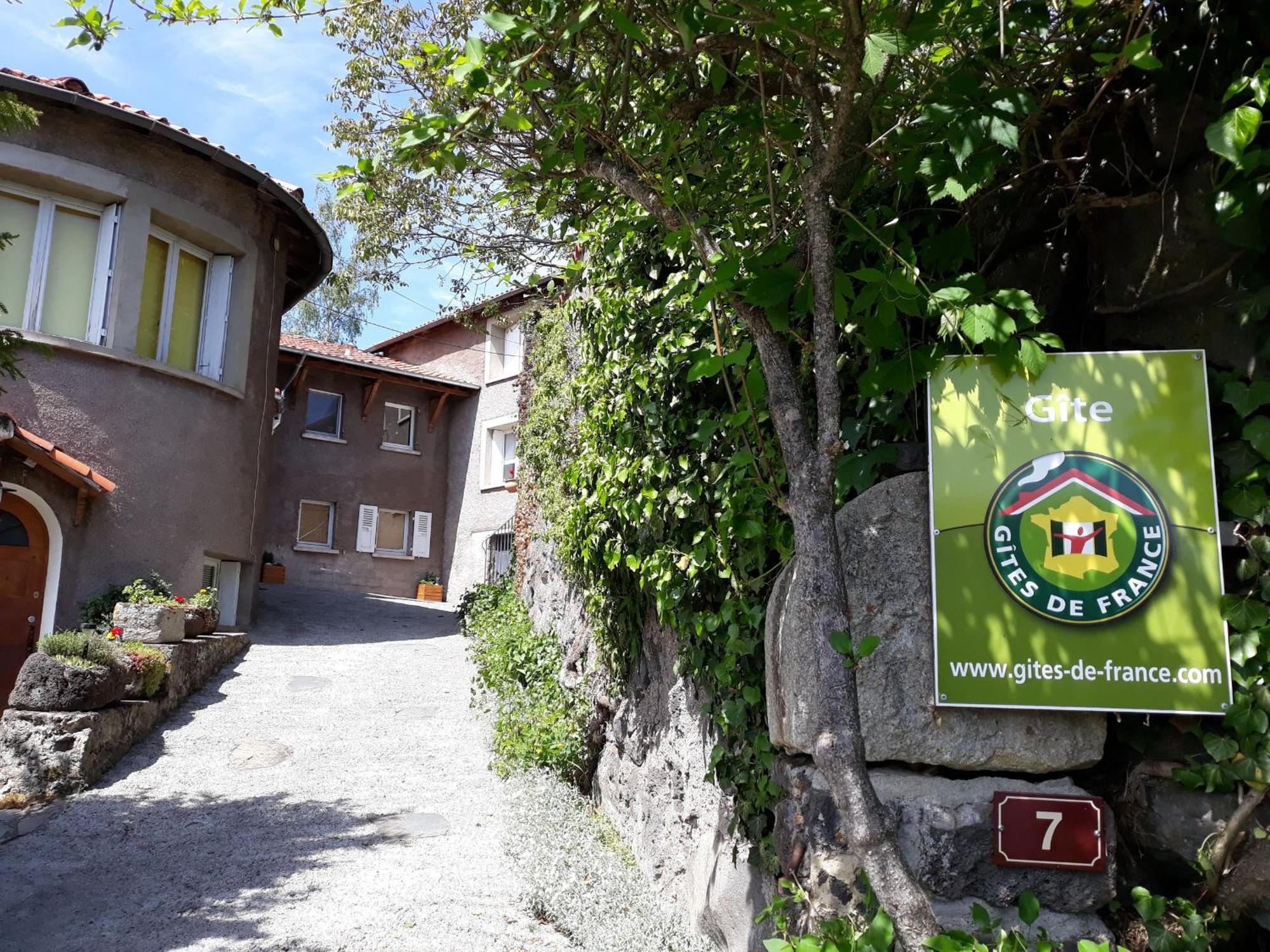 Grande Maison Au Coeur D'Un Village Historique Avec Terrasse Et Wifi Inclus - Fr-1-582-308 Saint-Vidal 외부 사진